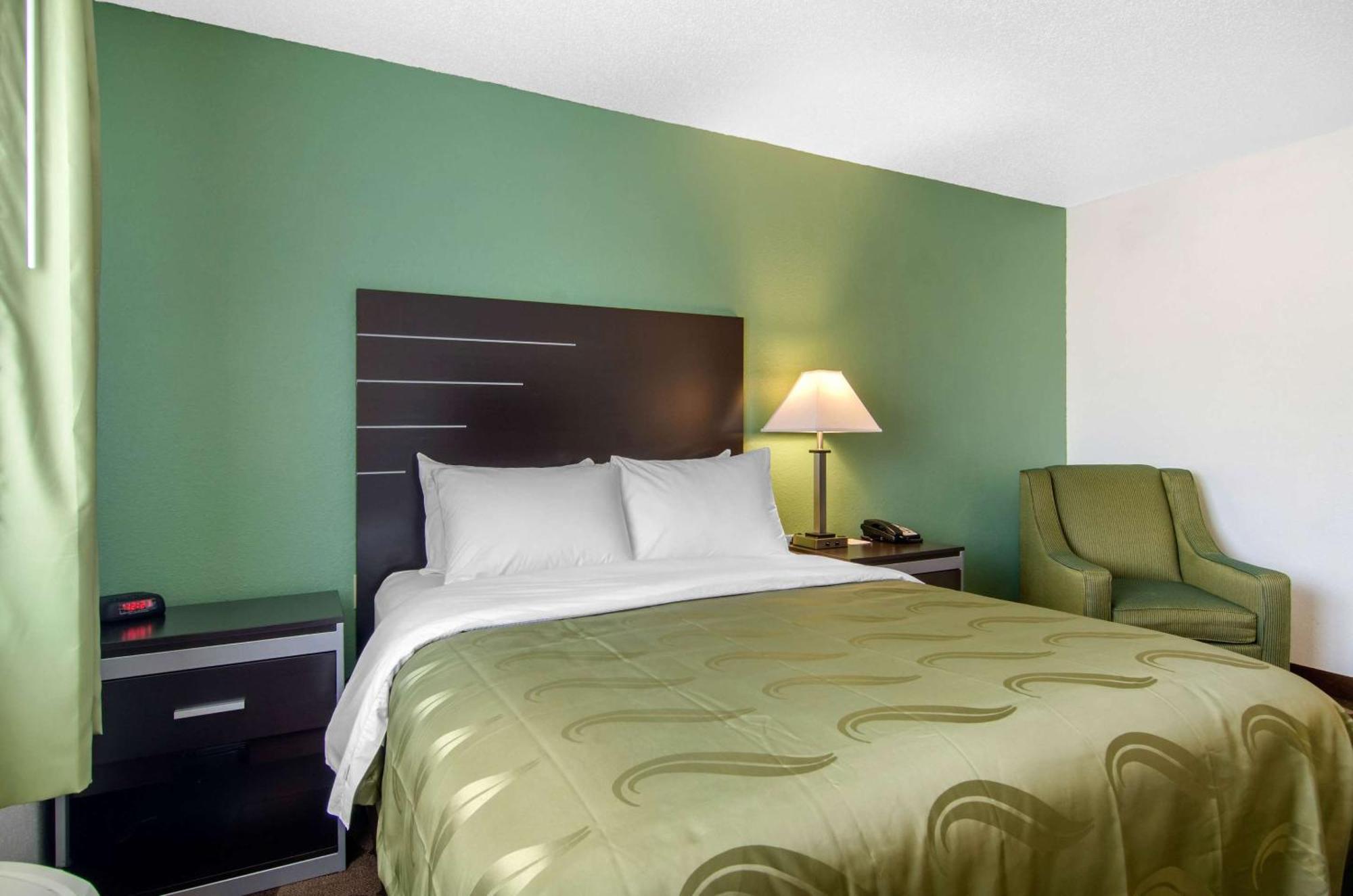 Quality Inn Russell Exterior photo
